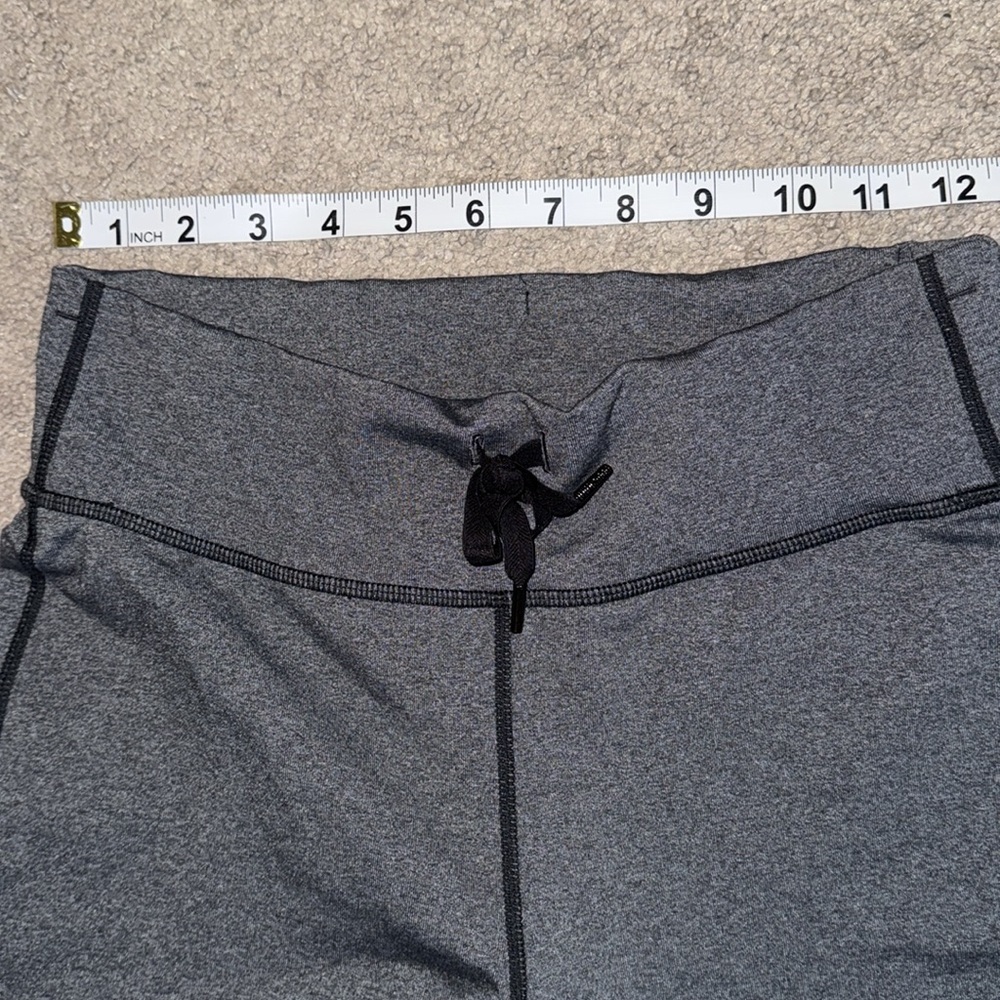Lululemon Relaxed Fit Crop II size 4 pants Capri cropped women’s gray athletic - Picture 7 of 11